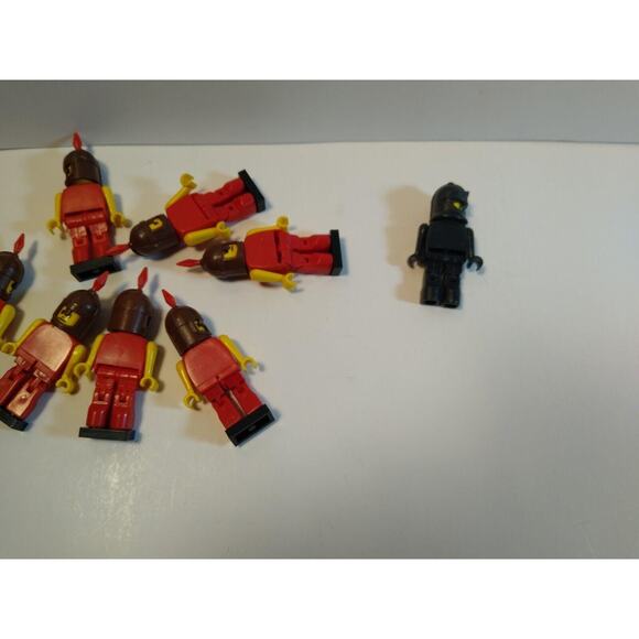 Lot of 28 Vintage Blockhead Plastic Robot Soldier Hard Plastic Figures Movable + - Picture 4 of 10